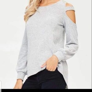 NWOT Ladder Cold Shoulder Top Size L